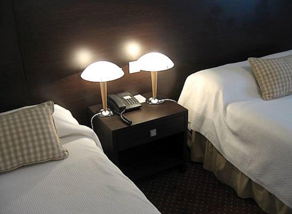 Hotel Val Flores Logis ビアリッツ エクステリア 写真